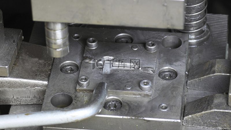 上海模具配件批发网：揭秘模具配件选购的五大关键因素