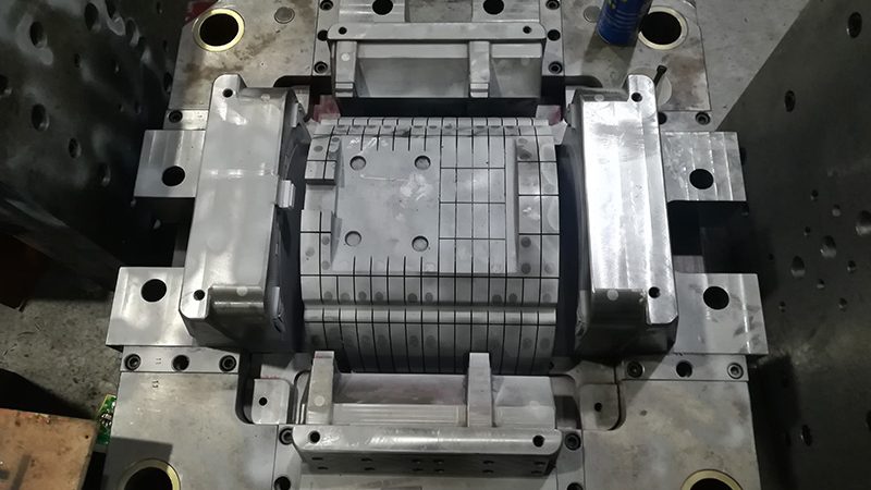 吹塑模具设计费用构成解析