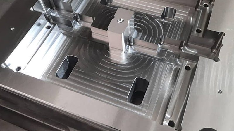 塑胶模具安装：必备工具大盘点**