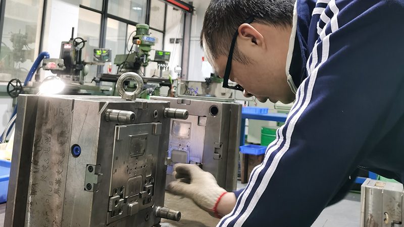 厨房用品拉伸模具：揭秘其制造工艺与选型要点