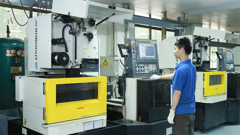 中空吹塑模具：揭秘其核心工艺与选型要点**