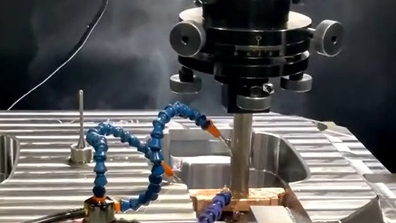 工业硅胶模具定制：关键要素与选型指南**